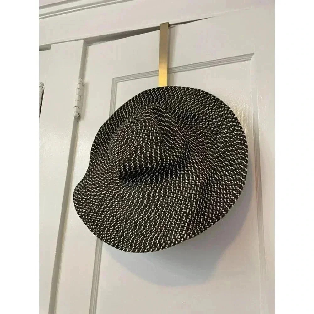 Old Navy Women's Size Large -XL Black & White Floppy Beach Hat